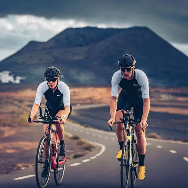 Zone3 Lava Long Distance Aero Trisuit Korte Mouwen Dames